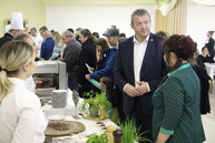 Praktické maturity vychýreného trenčianskeho „jilemáku“ tentokrát so slávnostným nádychom, škola oslavuje 135. výročie vzniku - IMG_0132