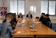 Zväčšiť fotografiu - Predsedníctvo mládežníckeho parlamentu si prevzalo menovacie dekréty - TSK Odovzdávanie dekrétov KMP TSK_7