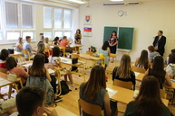 S posledným zvonením a vysvedčením v rukách sa školáci rozbehli v ústrety letným prázdninám - IMG_7599