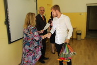 S posledným zvonením a vysvedčením v rukách sa školáci rozbehli v ústrety letným prázdninám - IMG_7677