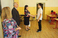 S posledným zvonením a vysvedčením v rukách sa školáci rozbehli v ústrety letným prázdninám - IMG_7718
