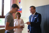 S vysvedčeniami v rukách sa študenti župných stredných škôl vydali na dvojmesačné prázdniny - IMG_6657