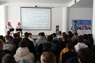 Zväčšiť fotografiu - Škola podporuje študentov k efektívnemu, no i kritickému využívaniu umelej inteligencie