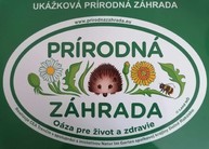 Zväčšiť fotografiu - Školská záhrada gymnázia púchov je certifikovane ukážková - tabulka-min-crop