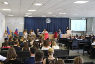 Skúšku dospelosti úspešne zložilo 168 maturantov z gymnázia ľ. štúra v trenčíne. maturitné vysvedčenie si slávnostne prevzali na pôde trenčianskej univerzity - IMG_9218
