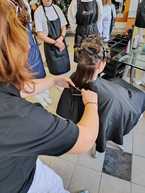 Zväčšiť fotografiu - Služby kaderníckeho salónu na jilemáku sa rozšírili o diagnostiku vlasov