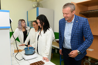 Soš nováky sa môže pochváliť úplne novým centrom odborného vzdelávania a prípravy pre chémiu - 20190904_TSK_skoly_126w