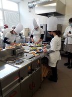 Zväčšiť fotografiu - Soš obchodu a služieb v púchove organizuje tvorivé dielne žiakov zš - foto 1
