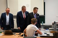 Zväčšiť fotografiu - Soš polytechnická v prievidzi sa v rámci projektu modernizácie odborného vzdelávania zameria na umelú inteligenciu