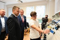 Zväčšiť fotografiu - Soš polytechnická v prievidzi sa v rámci projektu modernizácie odborného vzdelávania zameria na umelú inteligenciu