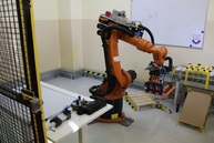 Soš strojnícka v bánovciach nad bebravou sa pýši moderným robotizovaným pracoviskom - IMG_7773