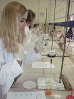 Spojená škola v novákoch opäť sprístupnila laboratóriá pre malých chemikov - IMG_3741
