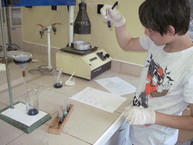 Spojená škola v novákoch opäť sprístupnila laboratóriá pre malých chemikov - IMG_3733