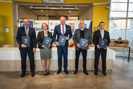 Zväčšiť fotografiu - Stavebná priemyslovka sa priblížila k prestížnemu titulu centra excelentnosti - TSK_SPŠ Bellušu TN_memorandum_mini-13