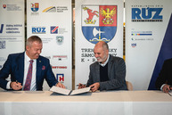 Zväčšiť fotografiu - Stavebná priemyslovka sa priblížila k prestížnemu titulu centra excelentnosti - TSK_SPŠ Bellušu TN_memorandum_mini-7