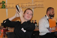 Stredná odborná škola obchodu a služieb púchov hostila štvrtý ročník súťaže trendy barový čašník - IMG_7056