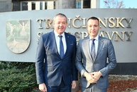 Zväčšiť fotografiu - Stredoškolák hostil vzácnu návštevu, na jilemáku pribudol nový výťah