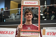 Zväčšiť fotografiu - Stredoškolák hostil vzácnu návštevu, na jilemáku pribudol nový výťah