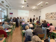 Zväčšiť fotografiu - Študenti ako osobní mentori seniorom