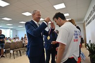 Zväčšiť fotografiu - Študenti ukázali, že sú pripravení zasiahnuť pri záchrane ľudského života