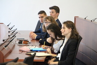 Takmer 60 študentov z 26 stredných škôl z celého trenčianskeho kraja prišlo diskutovať o svojich víziách priamo s trenčianskym županom - IMG_0087