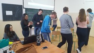 Tradície svojich krajín priblížili bánovským gymnazistom 4 stážistky z brazílie aj čľr - Cathrine_Anindya_interaktivna_hra