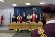 Trenčianska univerzita alexandra dubčeka v trenčíne udelila čestný titul doctor honoris causa dvom významným osobnostiam akademického a vedeckého života - IMG_8483
