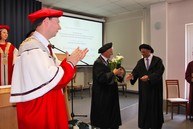 Trenčianska univerzita alexandra dubčeka v trenčíne udelila čestný titul doctor honoris causa dvom významným osobnostiam akademického a vedeckého života - IMG_8548
