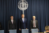 Trenčianski gymnazisti si na pôde trenčianskej univerzity alexandra dubčeka prevzali svoje maturitné vysvedčenia - IMG_3950