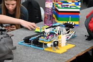 Zväčšiť fotografiu - Trenčiansky robotický deň s rekordným počtom škôl a robotov