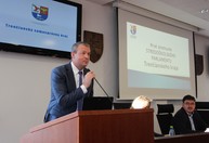 Trenčiansky samosprávny kraj oživil myšlienku stredoškolského parlamentu. ten má mladých ľudí podnietiť k participácii na veciach verejných - IMG_6709