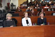 Trenčiansky župan a štátna tajomníčka rezortu školstva diskutovali so študentmi z tridsiatky stredných škôl - IMG_8274