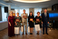 Zväčšiť fotografiu - Učitelia nestarnú, rastú do múdrosti - 