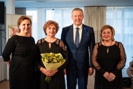 Zväčšiť fotografiu - Učitelia nestarnú, rastú do múdrosti - 