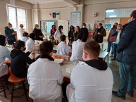 Zväčšiť fotografiu - Učitelia novomestskej spš na pracovnom stretnutí v turecku - prehliadka skoly