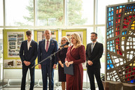 Zväčšiť fotografiu - Unikátna škola získala prezidentskú zelenú pečať - TSK_prezidentská pečať_SPŠ TN_mini-65