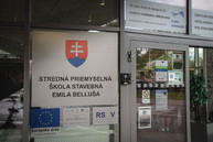 Zväčšiť fotografiu - Unikátna škola získala prezidentskú zelenú pečať - TSK_prezidentská pečať_SPŠ TN_mini-7