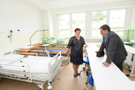 V regióne hornej nitry župa otvorila novú strednú zdravotnícku školu, jej prah v prvý školský deň prekročilo 48 prvákov - 20190902_PD_SZS_062w