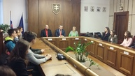 Vďaka hurbanovi si výlet do národnej rady sr užili všetky tri víťazné triedy - 20171212_142611