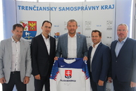 Vedenie župy a prezident szľh rokovali na tému pripravenosti hokejovej akadémie - IMG_0018