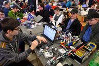 Viac ako 1 100 stredoškolákov v trenčianskom kraji vykonáva prax priamo u zamestnávateľa - 20190404_TN_Roboticky_den_8