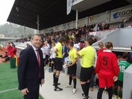 Žiaci deväťdesiatnikov si zahrali futbal v trenčíne - DSC02798