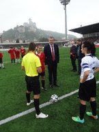 Žiaci deväťdesiatnikov si zahrali futbal v trenčíne - DSC02840