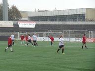 Žiaci deväťdesiatnikov si zahrali futbal v trenčíne - DSC02843