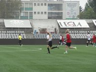 Žiaci deväťdesiatnikov si zahrali futbal v trenčíne - DSC02844