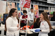 Zväčšiť fotografiu - Žiaci si vyberajú svoju budúcnosť - stredoškolák pokračuje aj v piatok