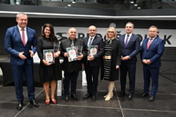 Zväčšiť fotografiu - Žiaci si vyberajú svoju budúcnosť - stredoškolák pokračuje aj v piatok