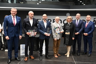 Zväčšiť fotografiu - Žiaci si vyberajú svoju budúcnosť - stredoškolák pokračuje aj v piatok