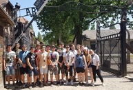 Zväčšiť fotografiu - Župa opäť finančne podporí zážitkové vzdelávanie stredoškolákov - studenti_SPS_NMnV