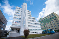 Zväčšiť fotografiu - Župa rozšírila spoluprácu s ďalším športovým zväzom - budova sss tn